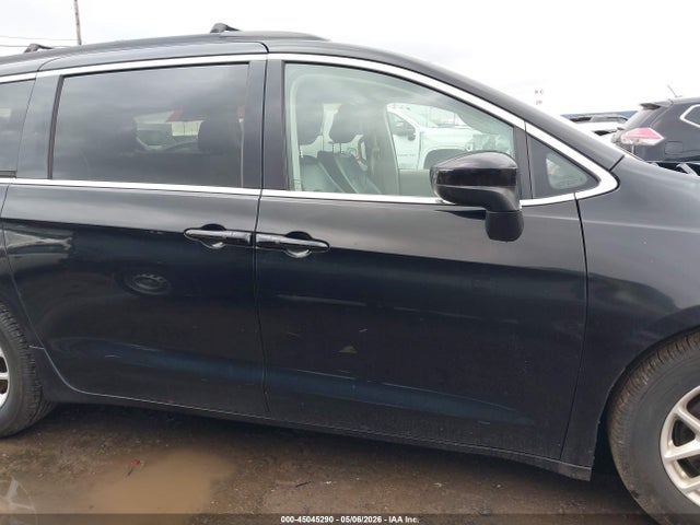 2020 Chrysler Voyager Lxi მანქანა იყიდება აუქციონზე, vin: 2C4RC1DG2LR195833, აუქციონის ნომერი: 45045290