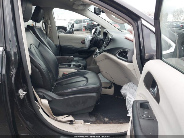 2020 Chrysler Voyager Lxi მანქანა იყიდება აუქციონზე, vin: 2C4RC1DG2LR195833, აუქციონის ნომერი: 45045290