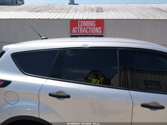45045292 :رقم المزاد ، 1FMCU0F70JUD08393 vin ، 2018 Ford Escape S مزاد بيع