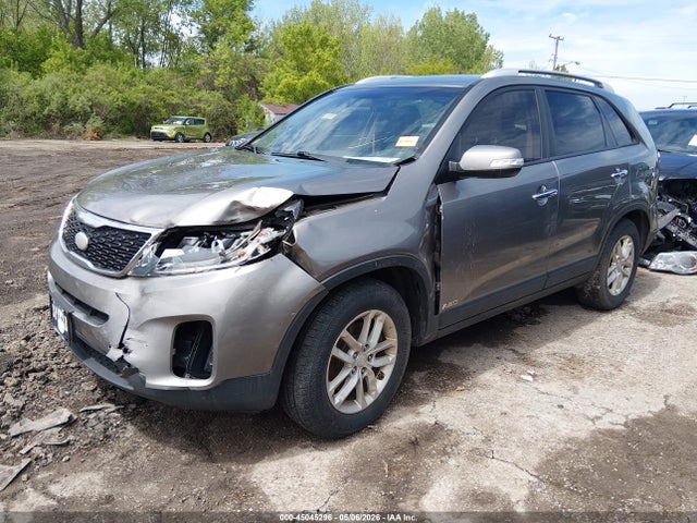 Продажа на аукционе авто 2015 Kia Sorento Lx, vin: 5XYKTCA64FG572051, номер лота: 45045296