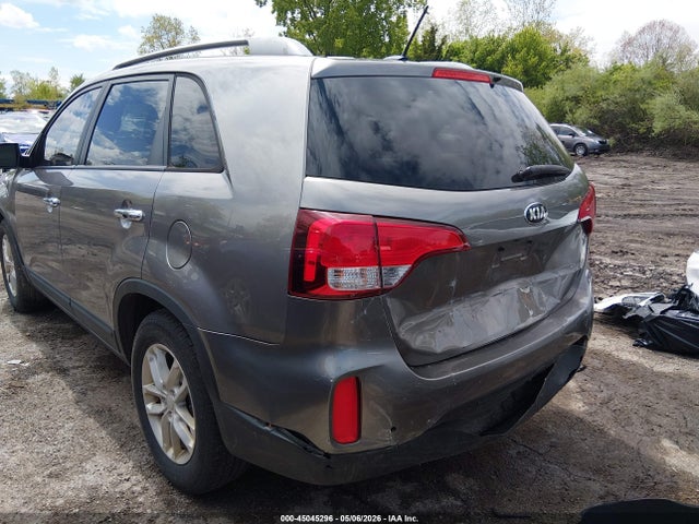 Продажа на аукционе авто 2015 Kia Sorento Lx, vin: 5XYKTCA64FG572051, номер лота: 45045296