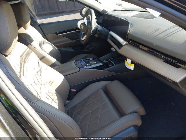 2024 Bmw 530i Xdrive მანქანა იყიდება აუქციონზე, vin: WBA53FJ06RCR17256, აუქციონის ნომერი: 45045397