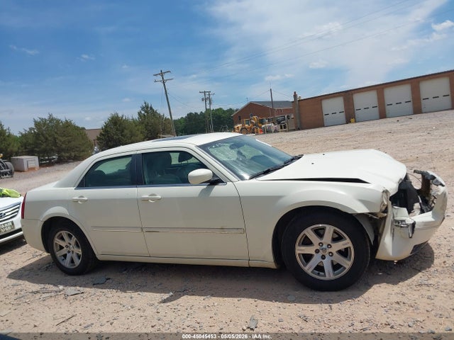 2005 Chrysler 300 Touring მანქანა იყიდება აუქციონზე, vin: 2C3JA53G45H651985, აუქციონის ნომერი: 45045453