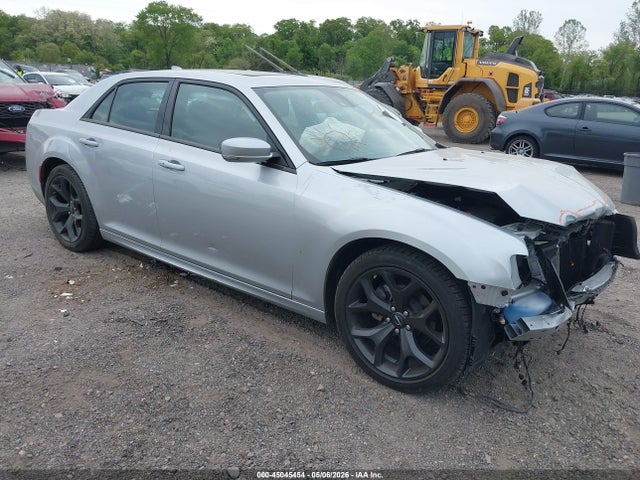 45045454 :رقم المزاد ، 2C3CCADGXNH131218 vin ، 2022 Chrysler 300 Touring L مزاد بيع