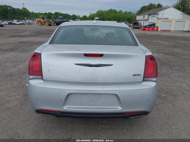 45045454 :رقم المزاد ، 2C3CCADGXNH131218 vin ، 2022 Chrysler 300 Touring L مزاد بيع
