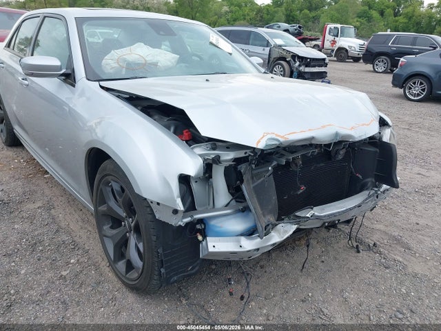 45045454 :رقم المزاد ، 2C3CCADGXNH131218 vin ، 2022 Chrysler 300 Touring L مزاد بيع