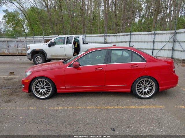 Продажа на аукционе авто 2013 Mercedes-benz C 300 Sport 4matic, vin: WDDGF8AB6DG101428, номер лота: 45045671
