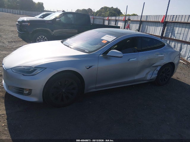2018 Tesla Model S 100d/75d/p100d მანქანა იყიდება აუქციონზე, vin: 5YJSA1E20JF261539, აუქციონის ნომერი: 45045673