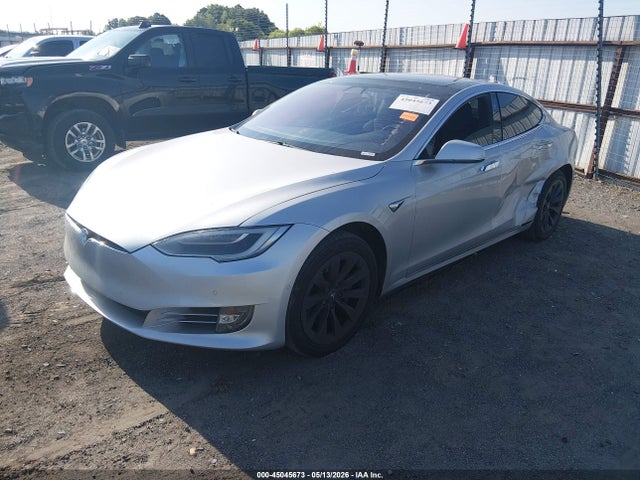 2018 Tesla Model S 100d/75d/p100d მანქანა იყიდება აუქციონზე, vin: 5YJSA1E20JF261539, აუქციონის ნომერი: 45045673