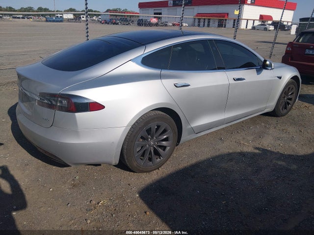 2018 Tesla Model S 100d/75d/p100d მანქანა იყიდება აუქციონზე, vin: 5YJSA1E20JF261539, აუქციონის ნომერი: 45045673