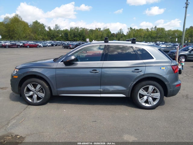 2018 Audi Q5 2.0t Premium/2.0t Tech Premium მანქანა იყიდება აუქციონზე, vin: WA1BNAFY4J2197008, აუქციონის ნომერი: 45045714