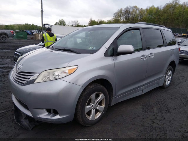 Продажа на аукционе авто 2017 Toyota Sienna Le 8 Passenger, vin: 5TDKZ3DC1HS823792, номер лота: 45045716