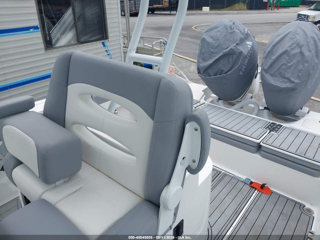 45045805 :رقم المزاد ، SXE6J214J324 vin ، 2024 Release 240 Rx مزاد بيع