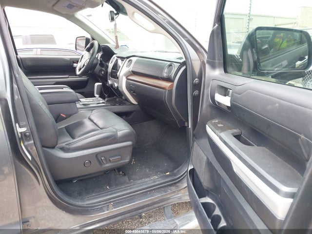 45045879 :رقم المزاد ، 5TFFY5F18KX255568 vin ، 2019 Toyota Tundra Limited 5.7l V8 مزاد بيع