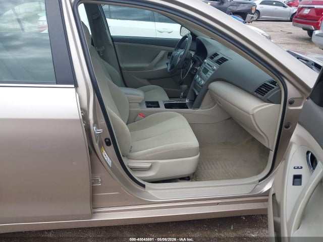 45045891 :رقم المزاد ، 4T1BE46KX9U880510 vin ، 2009 Toyota Camry Le مزاد بيع