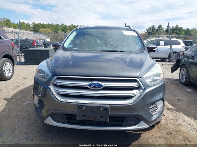 45045921 :رقم المزاد ، 1FMCU9J97JUA72581 vin ، 2018 Ford Escape Titanium مزاد بيع