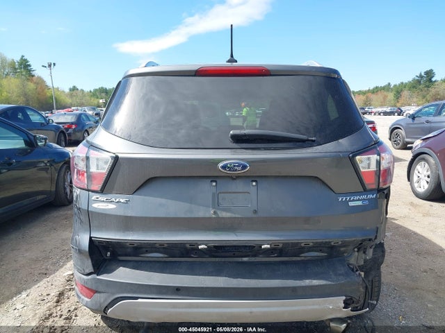 45045921 :رقم المزاد ، 1FMCU9J97JUA72581 vin ، 2018 Ford Escape Titanium مزاد بيع