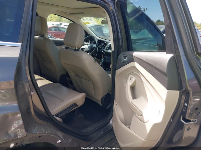 45045921 :رقم المزاد ، 1FMCU9J97JUA72581 vin ، 2018 Ford Escape Titanium مزاد بيع