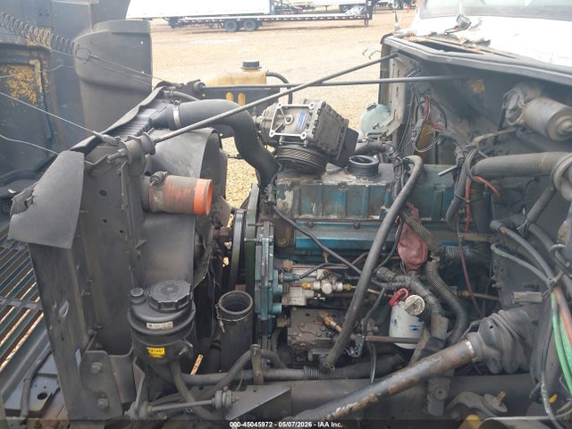 45045972 :رقم المزاد ، 1HTSDAAL11H313768 vin ، 2001 International 4000 4900 مزاد بيع