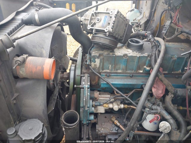 45045972 :رقم المزاد ، 1HTSDAAL11H313768 vin ، 2001 International 4000 4900 مزاد بيع