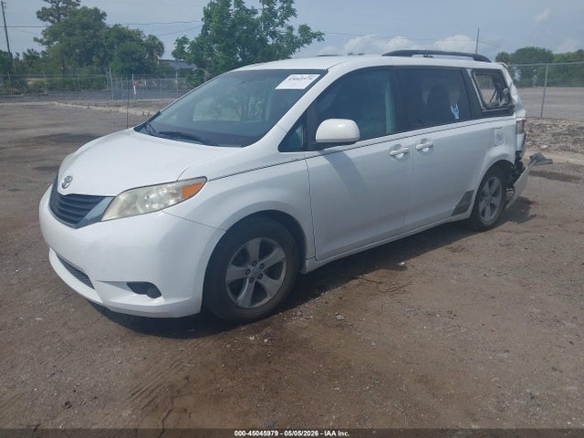 45045979 :رقم المزاد ، 5TDKK3DC7DS346512 vin ، 2013 Toyota Sienna Le V6 8 Passenger مزاد بيع