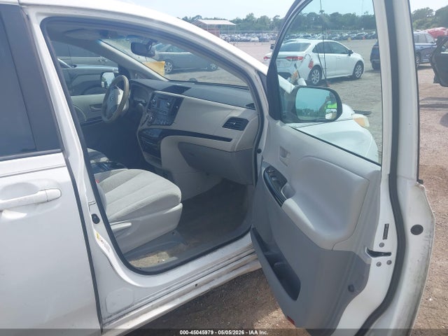 45045979 :رقم المزاد ، 5TDKK3DC7DS346512 vin ، 2013 Toyota Sienna Le V6 8 Passenger مزاد بيع