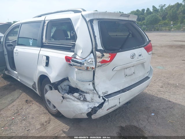 45045979 :رقم المزاد ، 5TDKK3DC7DS346512 vin ، 2013 Toyota Sienna Le V6 8 Passenger مزاد بيع