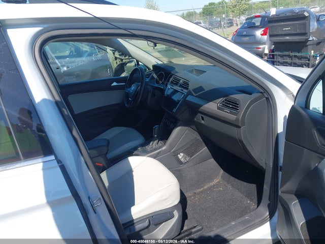 Продажа на аукционе авто 2019 Volkswagen Tiguan 2.0t Se/2.0t Sel/2.0t Sel R-line/2.0t Sel R-line Black, vin: 3VV2B7AX9KM040103, номер лота: 45046150