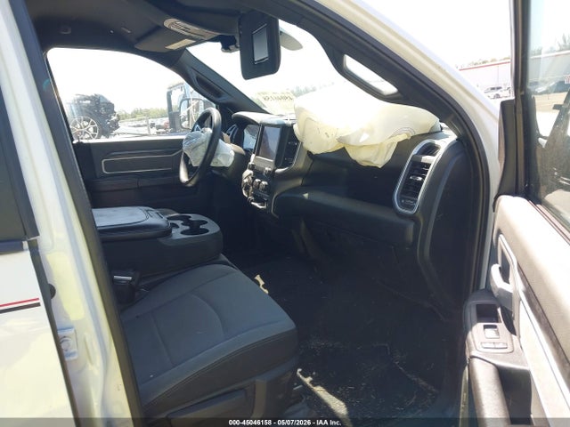 45046158 :رقم المزاد ، 3C6UR5DJ1NG247318 vin ، 2022 Ram 2500 Big Horn  4x4 6'4 Box مزاد بيع