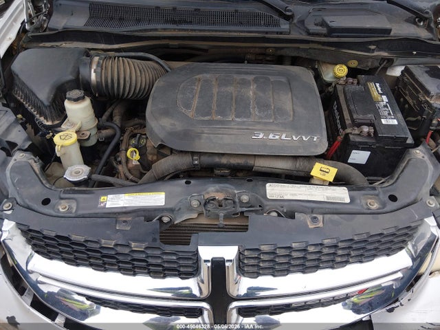 45046328 :رقم المزاد ، 2D4RN5DG9BR751669 vin ، 2011 Dodge Grand Caravan Crew مزاد بيع