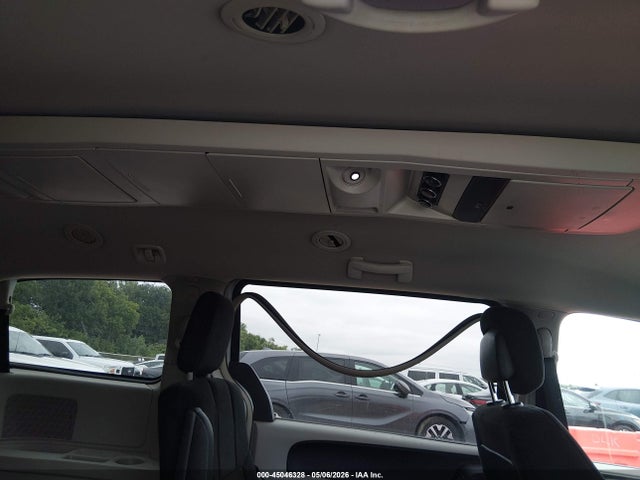 45046328 :رقم المزاد ، 2D4RN5DG9BR751669 vin ، 2011 Dodge Grand Caravan Crew مزاد بيع