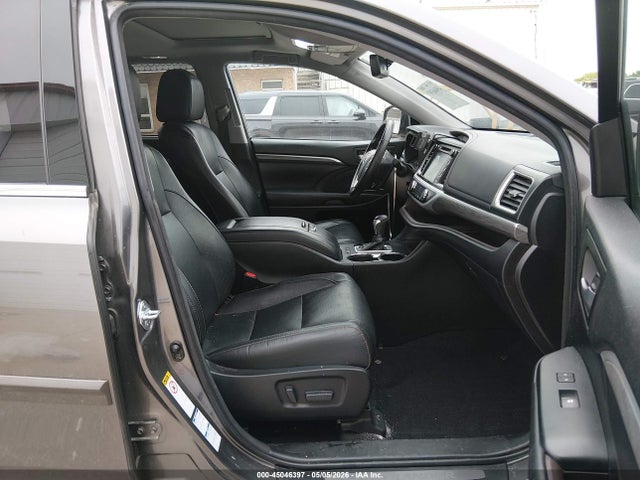 Продажа на аукционе авто 2017 Toyota Highlander Limited, vin: 5TDDZRFH6HS449345, номер лота: 45046397