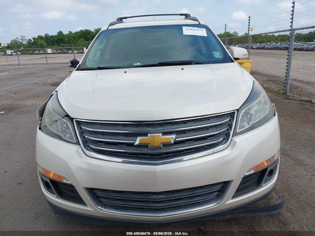 45046476 :رقم المزاد ، 1GNKRHKD6FJ143249 vin ، 2015 Chevrolet Traverse 2lt مزاد بيع