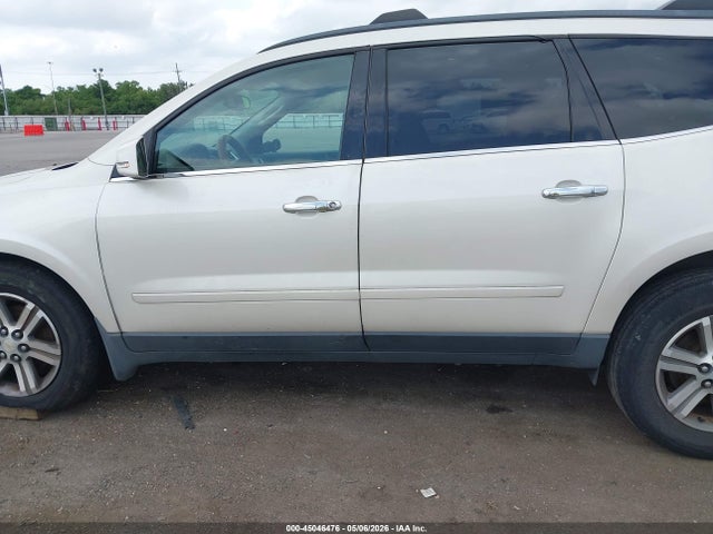45046476 :رقم المزاد ، 1GNKRHKD6FJ143249 vin ، 2015 Chevrolet Traverse 2lt مزاد بيع