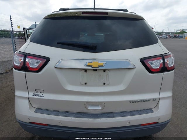 45046476 :رقم المزاد ، 1GNKRHKD6FJ143249 vin ، 2015 Chevrolet Traverse 2lt مزاد بيع