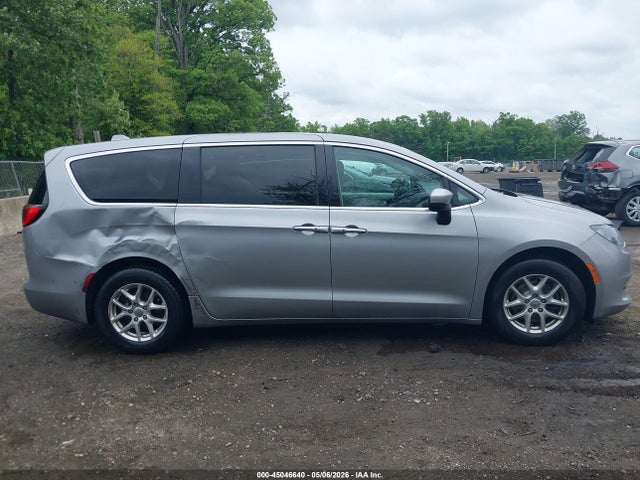 45046640 :رقم المزاد ، 2C4RC1DG7HR512870 vin ، 2017 Chrysler Pacifica Touring مزاد بيع