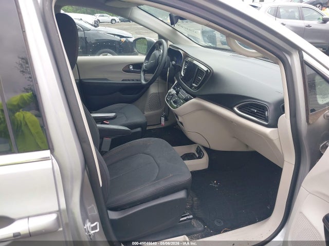 45046640 :رقم المزاد ، 2C4RC1DG7HR512870 vin ، 2017 Chrysler Pacifica Touring مزاد بيع