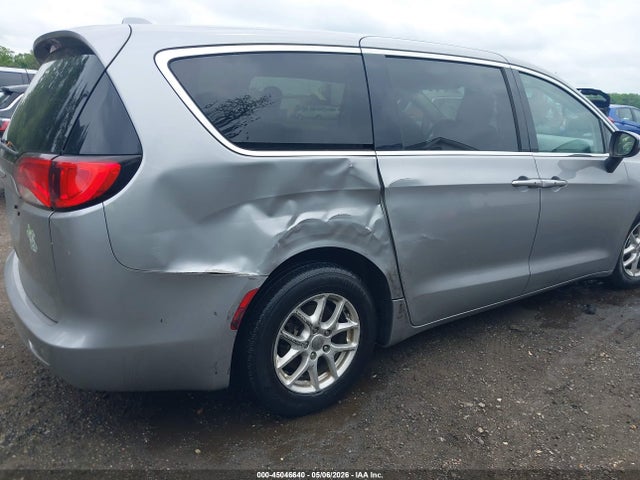 45046640 :رقم المزاد ، 2C4RC1DG7HR512870 vin ، 2017 Chrysler Pacifica Touring مزاد بيع