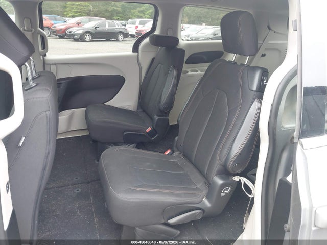 45046640 :رقم المزاد ، 2C4RC1DG7HR512870 vin ، 2017 Chrysler Pacifica Touring مزاد بيع