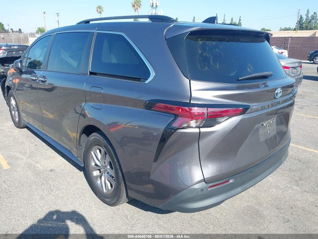 Auction sale of the 2021 Toyota Sienna Xle, vin: 5TDJRKEC7MS033380, lot number: 45046706