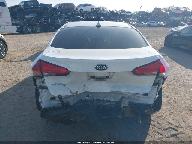2017 Kia Forte Lx მანქანა იყიდება აუქციონზე, vin: 3KPFK4A7XHE097010, აუქციონის ნომერი: 45046743