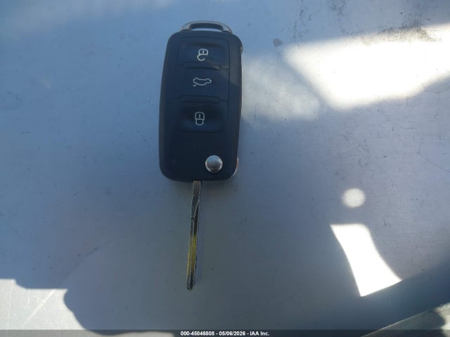 2013 Volkswagen Passat 2.0l Tdi Se მანქანა იყიდება აუქციონზე, vin: 1VWBN7A37DC123727, აუქციონის ნომერი: 45046808