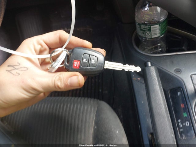 Продажа на аукционе авто 2017 Toyota Rav4 Le, vin: JTMBFREV6HJ128166, номер лота: 45046876