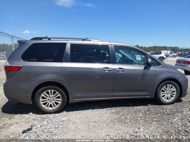 Toyota Sienna Xle 8 Passenger 2015 5TDYK3DC4FS672989 Image 13