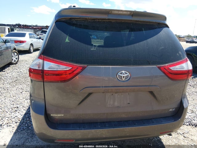 Toyota Sienna Xle 8 Passenger 2015 5TDYK3DC4FS672989 Image 16