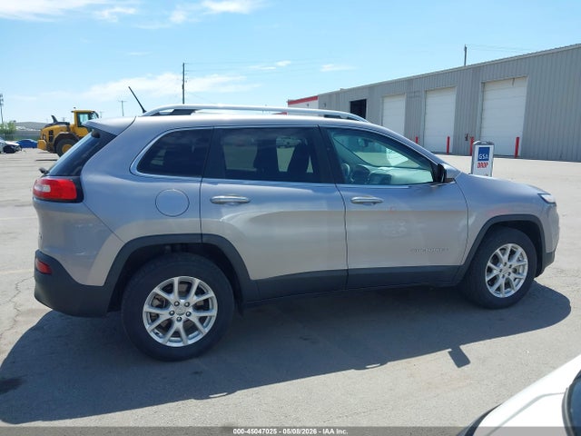 1C4PJMCB9JD528484 Jeep Cherokee Latitude 4x4