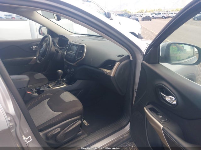 1C4PJMCB9JD528484 Jeep Cherokee Latitude 4x4