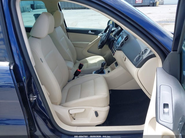 WVGAV7AX3FW595583 Volkswagen TIGUAN SE