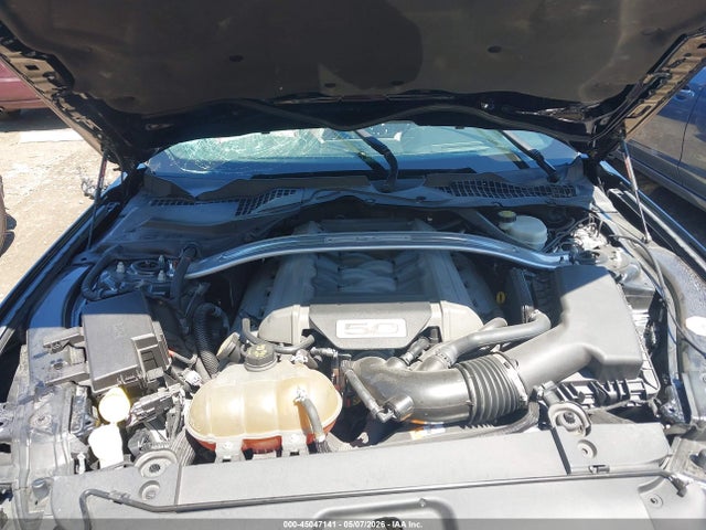 45047141 :رقم المزاد ، 1FATP8FF4F5328400 vin ، 2015 Ford Mustang Gt Premium مزاد بيع