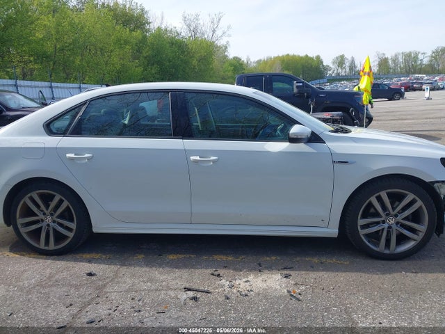 1VWAA7A31JC048624 Volkswagen Passat 2.0t R-line/2.0t S